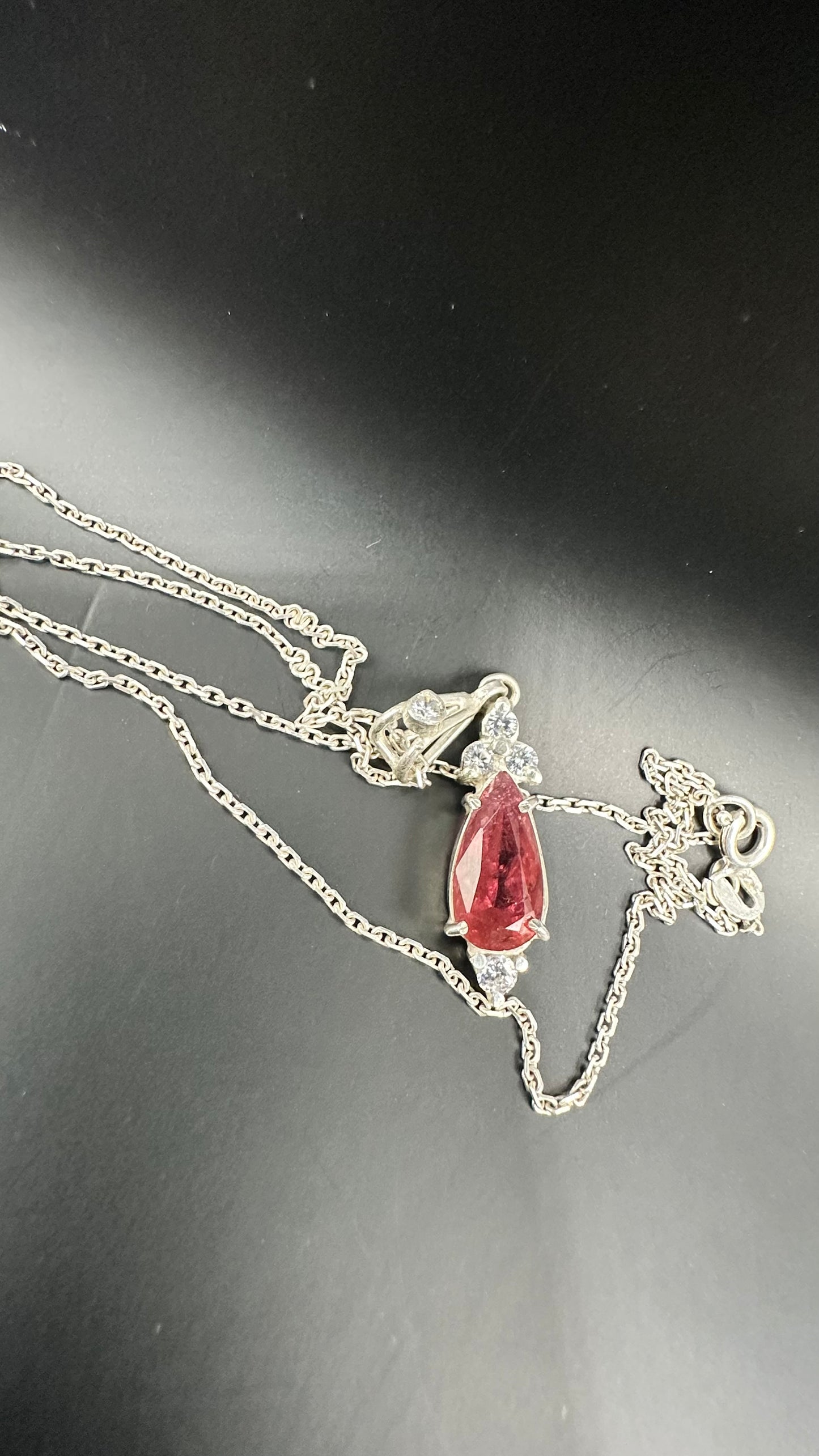 Silver sterling pendent with silver chain 100% original stone