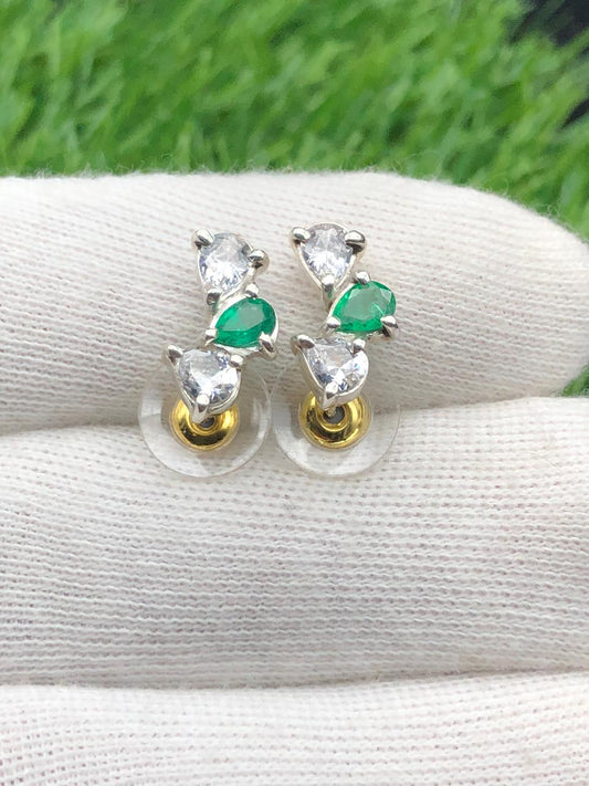Beautiful Emerald Earring silver sterling 92.5 beautiful design