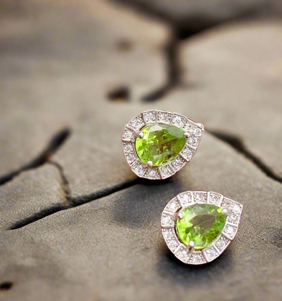 Beautiful Natural peridot tops with rhodium polish