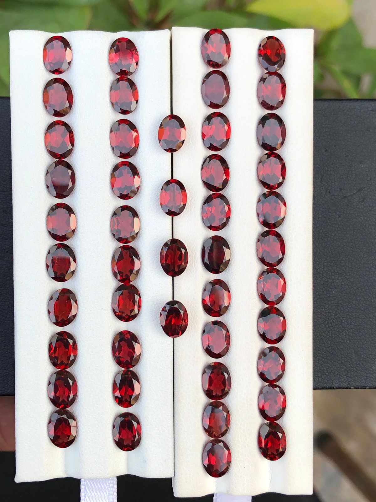 Garnet stone lot 66.25-carat 7.5mm