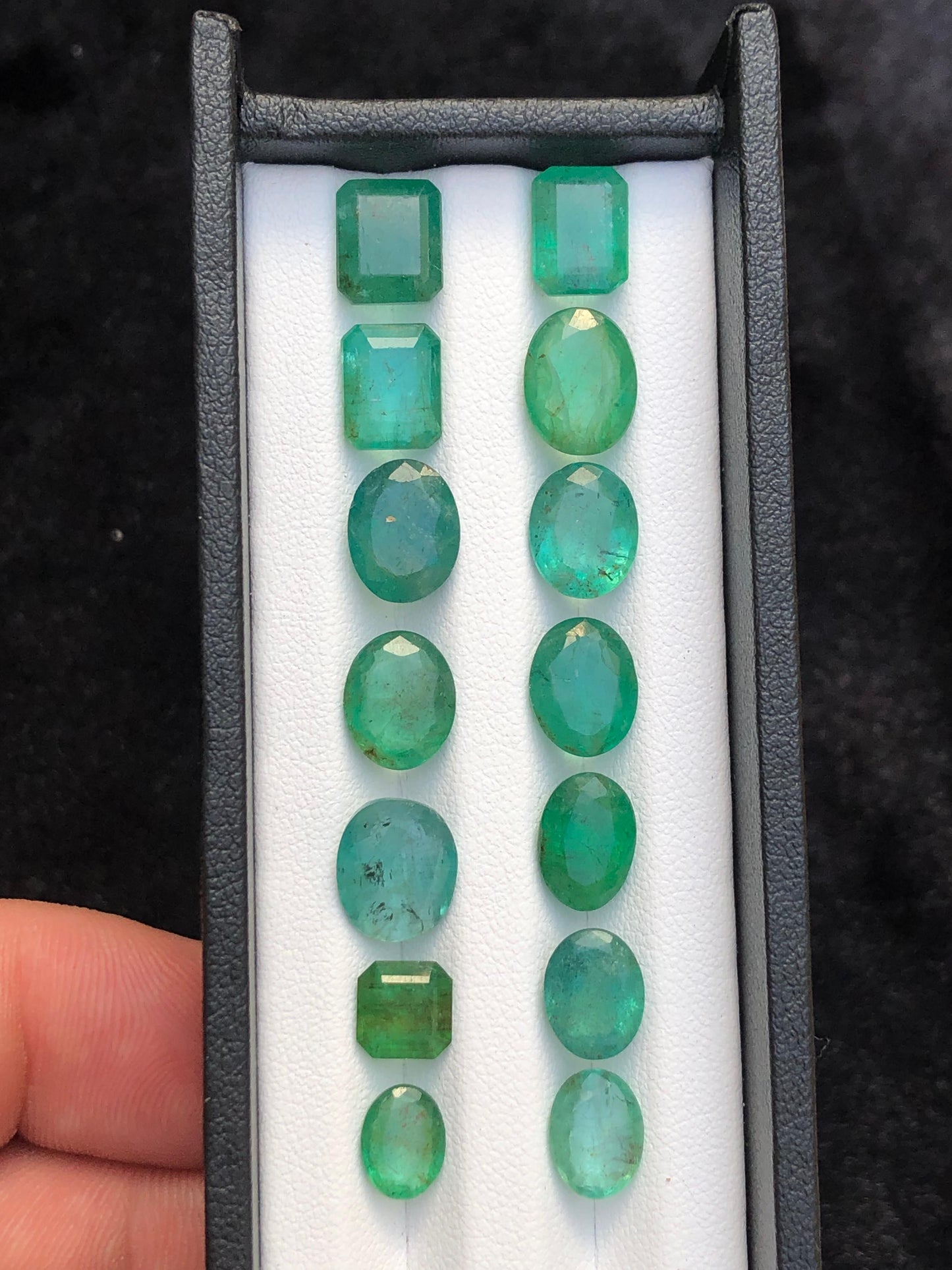 Beautiful faceted Natural Emerald lot Available for sale