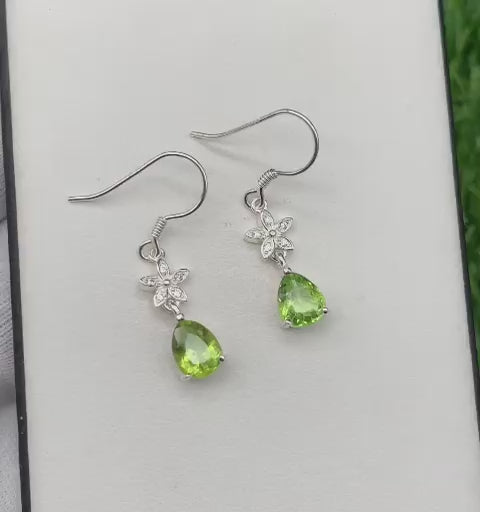 Beautiful peridot earrings